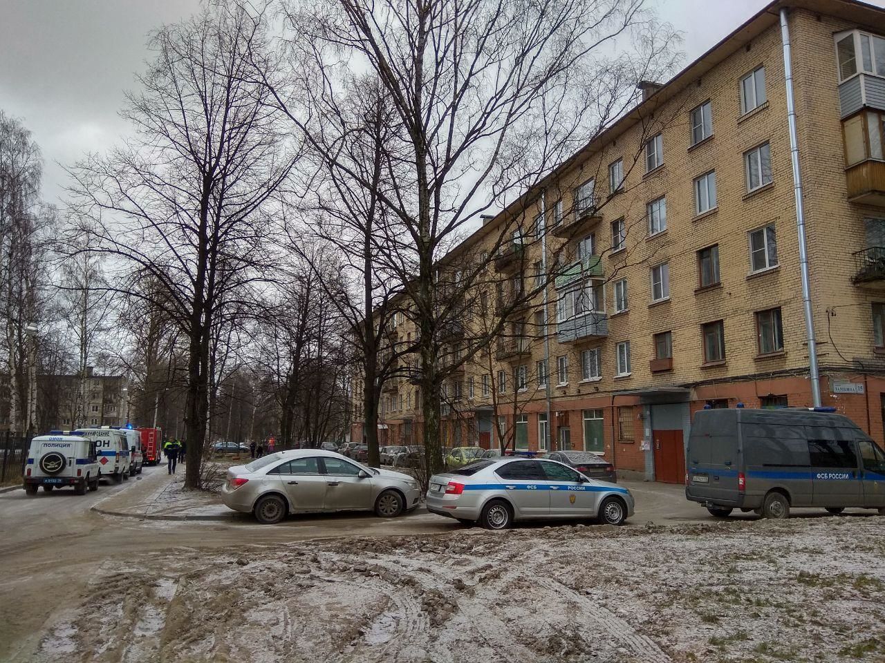 После хлопка на Замшиной улице госпитализировали мужчину 