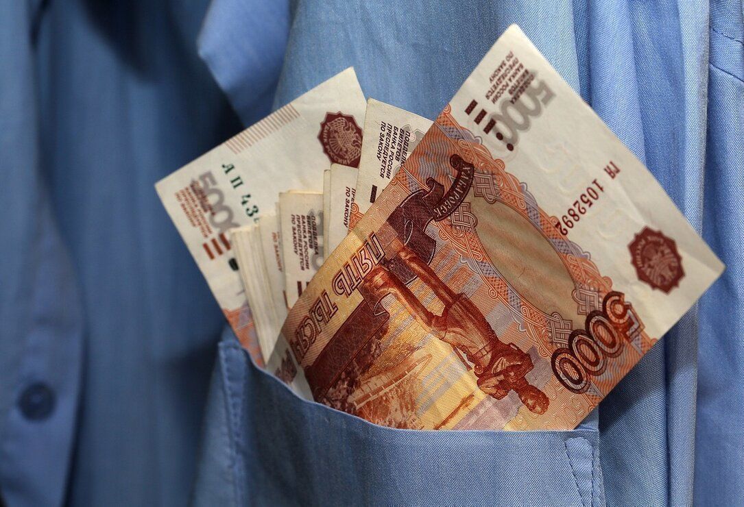 Средняя зарплата в Петербурге выросла до 63 тысяч рублей 