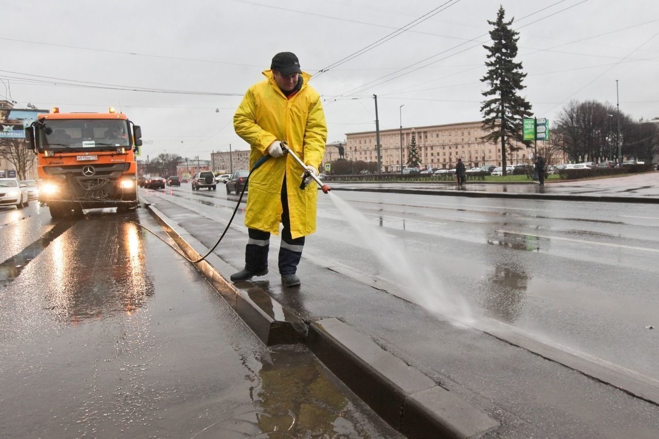 В Петербурге начался месячник благоустройства