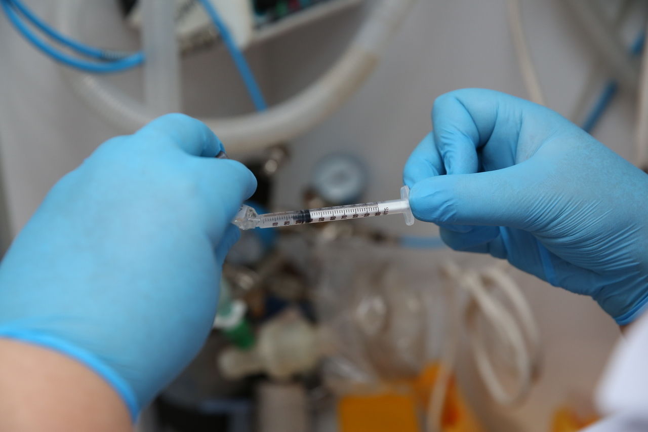 Крупнейшая в Подмосковье: в Королеве открыли лабораторию для тестов на коронавирус