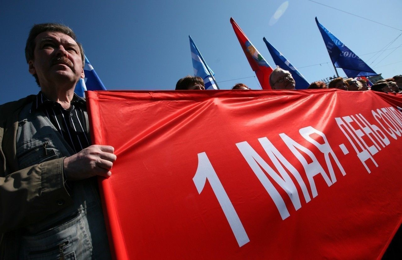 Александр Беглов и Вячеслав Макаров поздравили петербуржцев с Первомаем