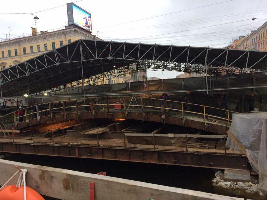«Мостотрест» объяснил, почему Зеленый мост до сих пор стоит в лесах