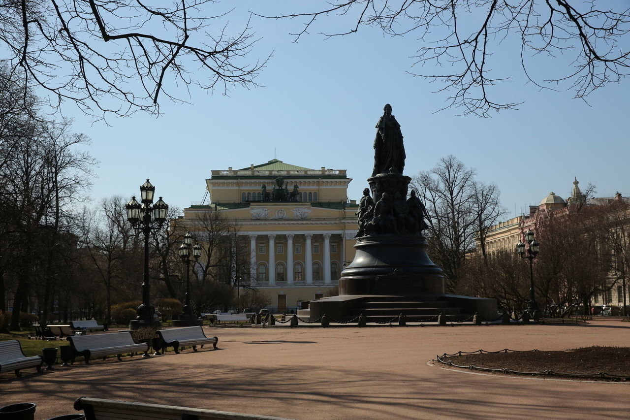 В Смольном рассказали, когда в Петербурге откроют парки 