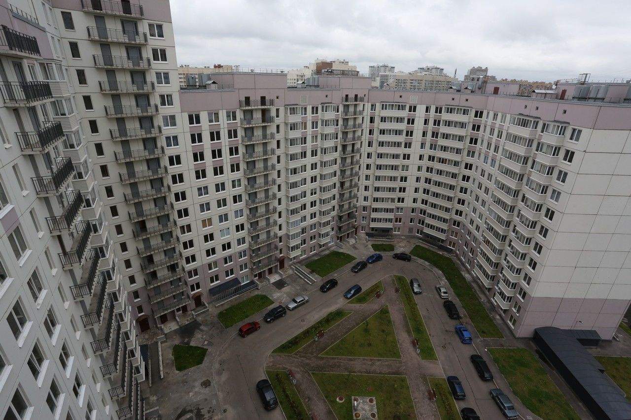 В Петербурге цены на вторичное жилье упали почти на 3% 