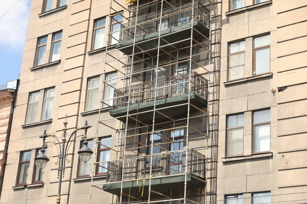Вопрос с ремонтом балконов на Кирочной улице решится до конца лета 