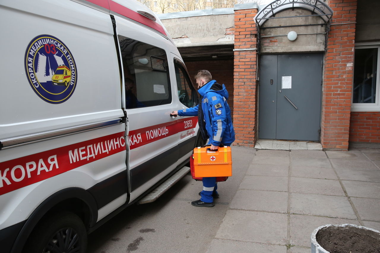 В Петербурге 20% сотрудников скорой помощи заболели с начала пандемии