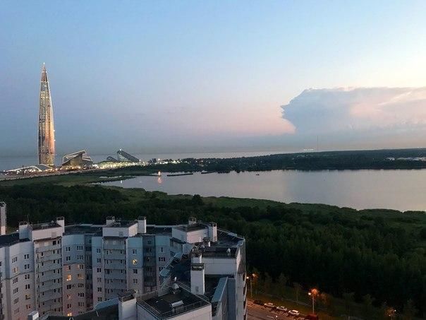 Не иначе как мистика: читатели «Петербургского дневника» увидели «окно в Европу» из облаков