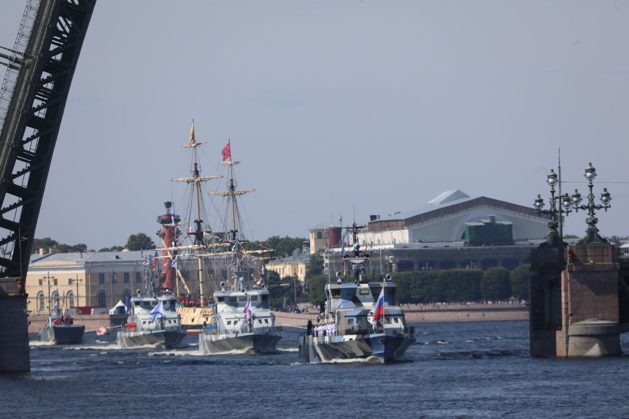 В Северной столице стартовал Главный военно-морской парад в честь Дня ВМФ