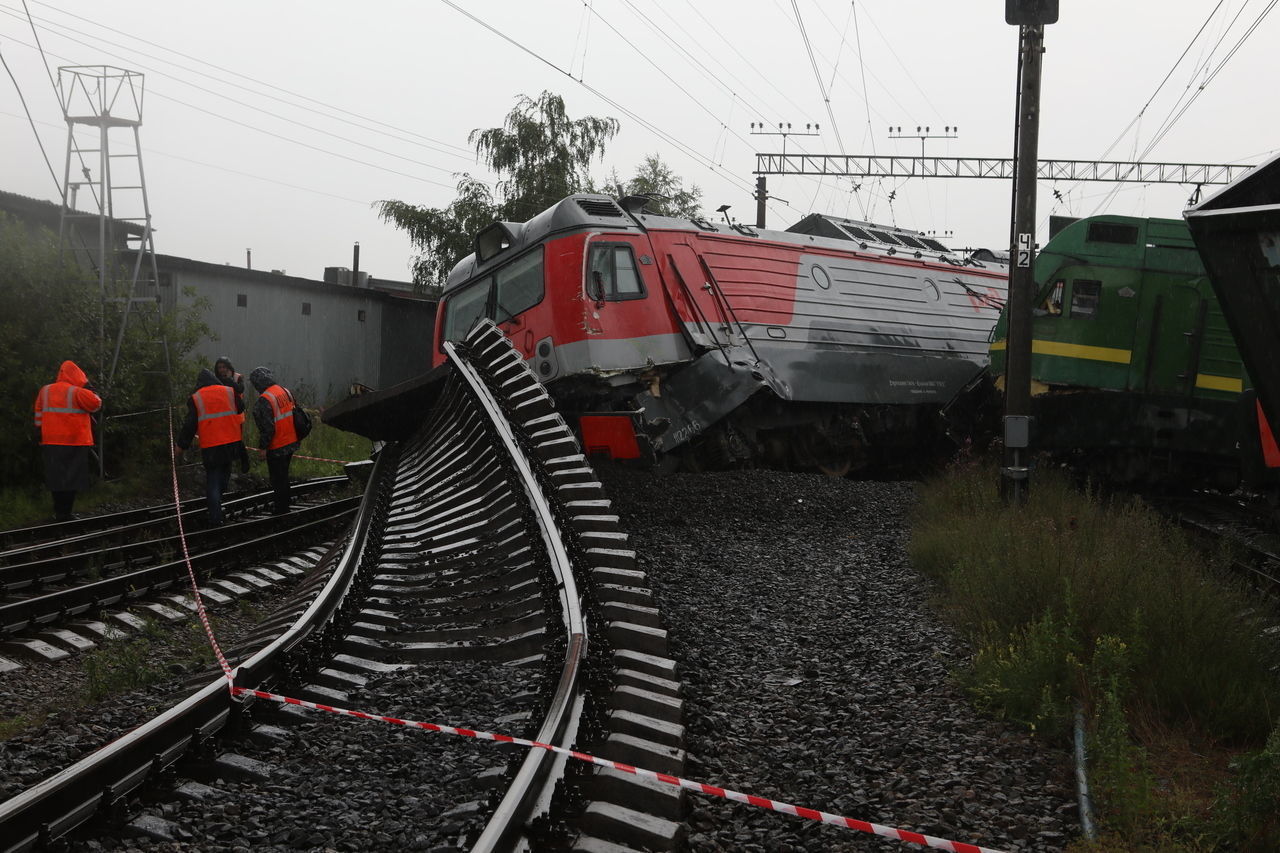 В Петербурге возбудили уголовное дело после столкновения составов в Купчино