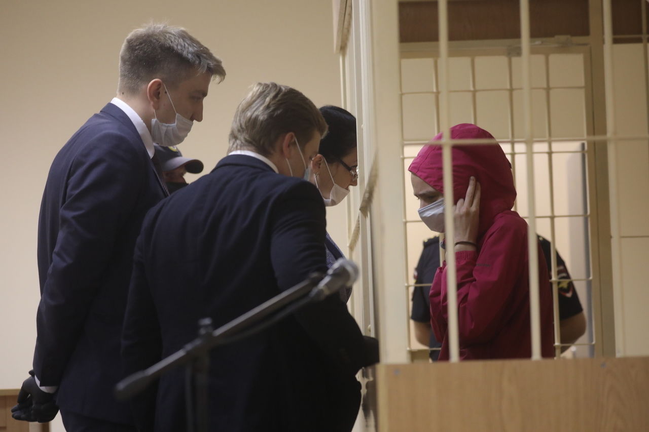Суд в Петербурге арестовал жену рэпера Картрайта, обвиняемую в убийстве 