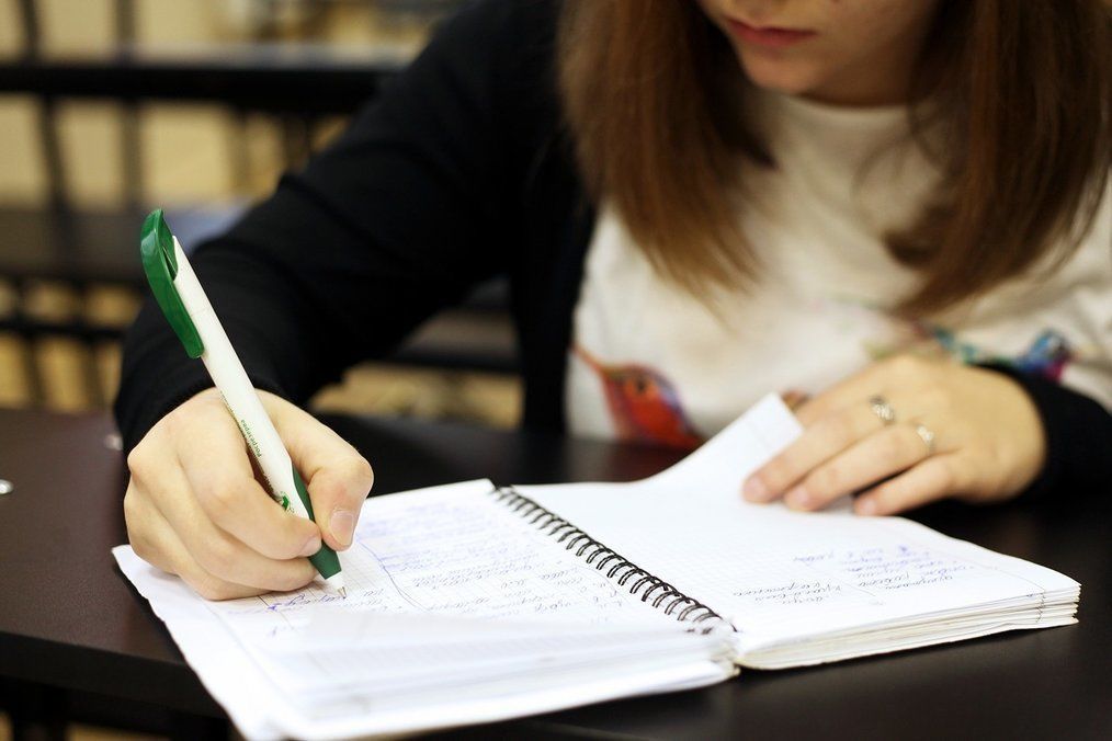 В Петербурге репетиторам предлагают до 130 тысяч рублей 