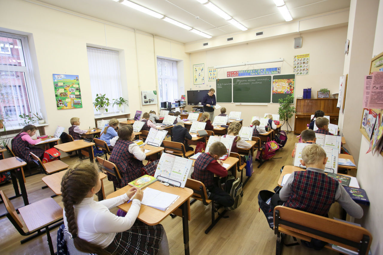 Петербуржцам рассказали все детали обучения в школах с 1 сентября 