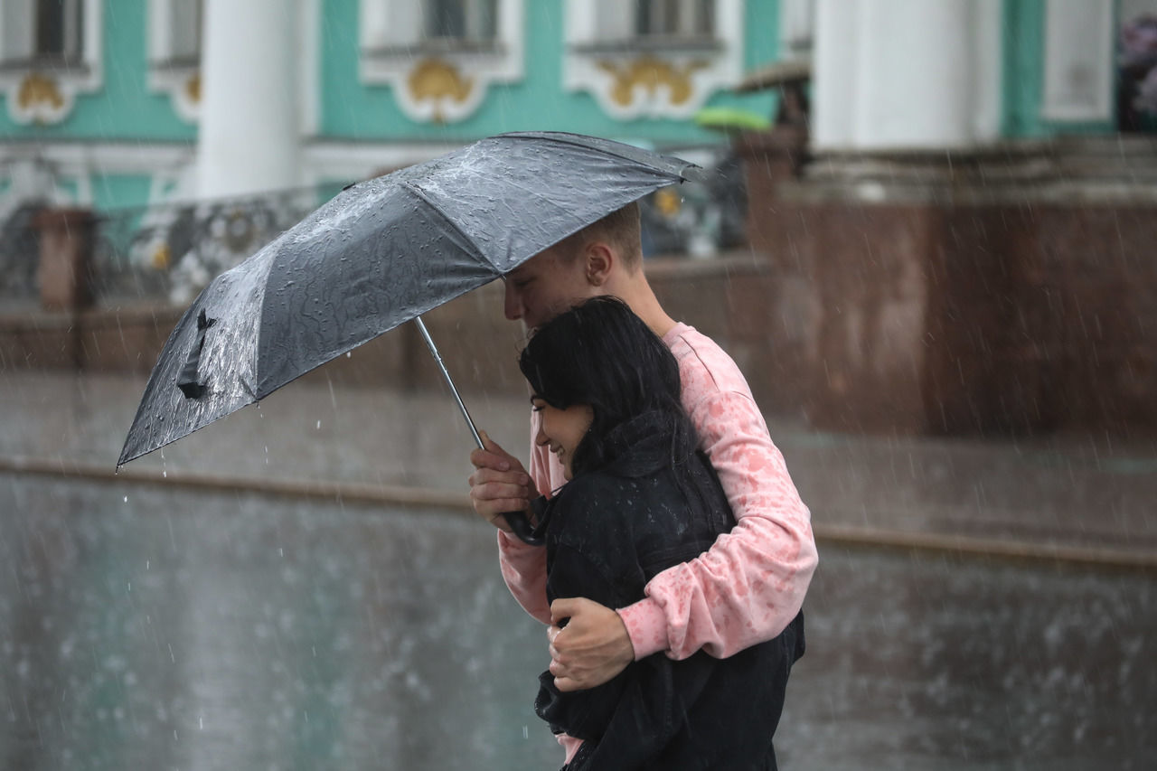 Сети водоотведения Петербурга справились с воскресным ливнем