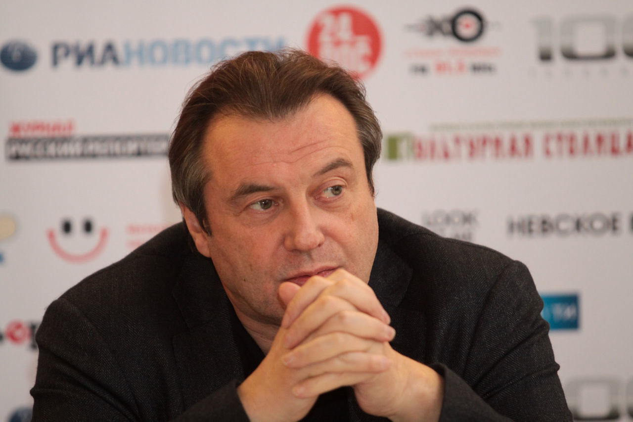 Претензии наследников Виктора Цоя к фильму Алексея Учителя предложили решить в суде