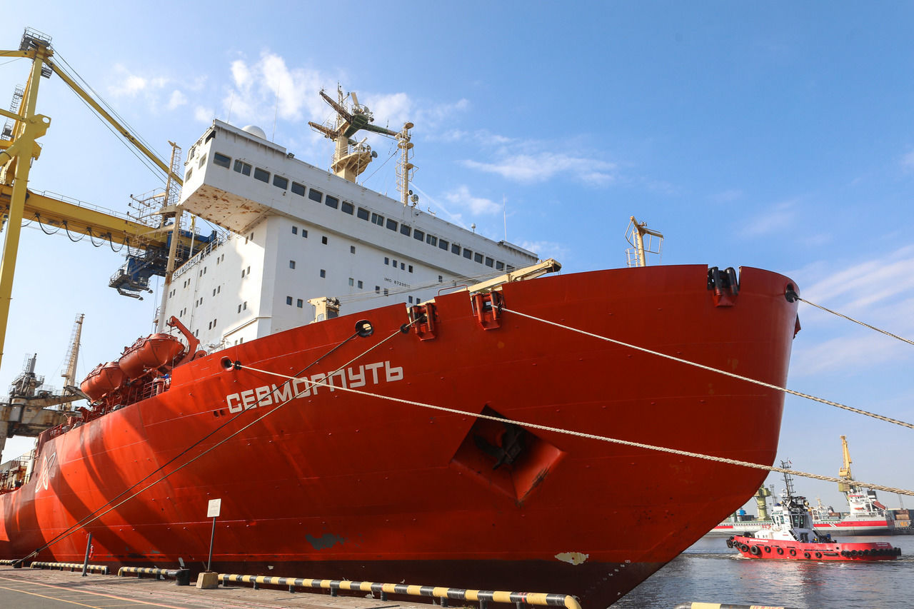 Уникальное судно «Севморпуть» пришло в «Большой порт Санкт-Петербург» 