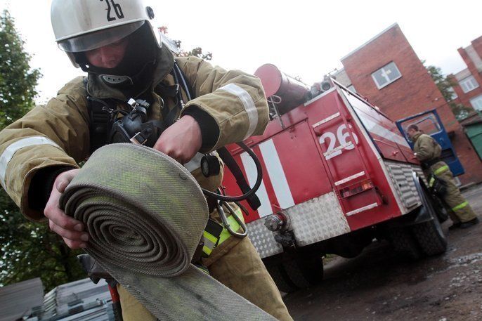 Больше 600 человек пришлось эвакуировать из-за пожара в петербургской школе 