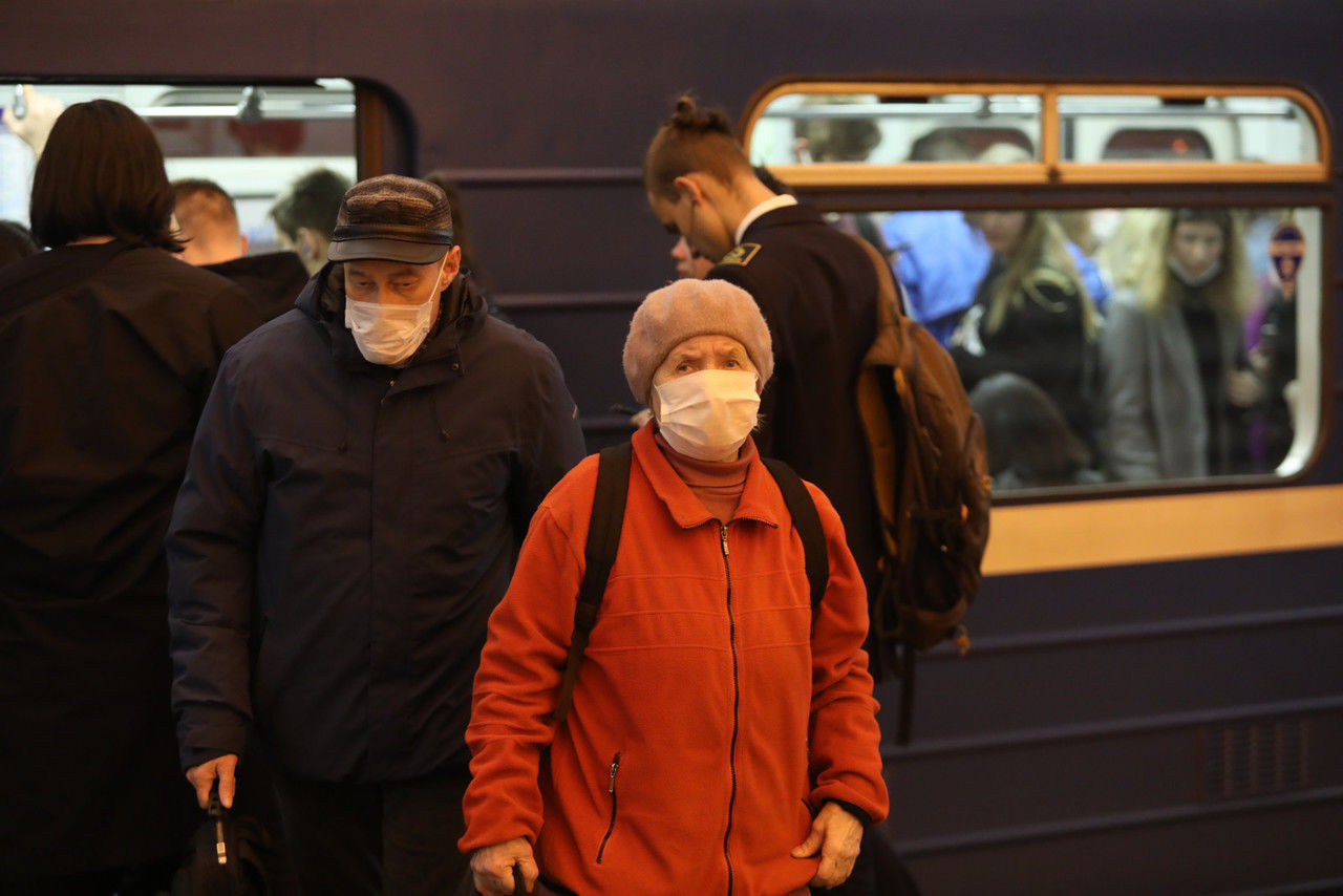 Больше 39 тысяч петербуржцев сдали тест на коронавирус за минувшие сутки 