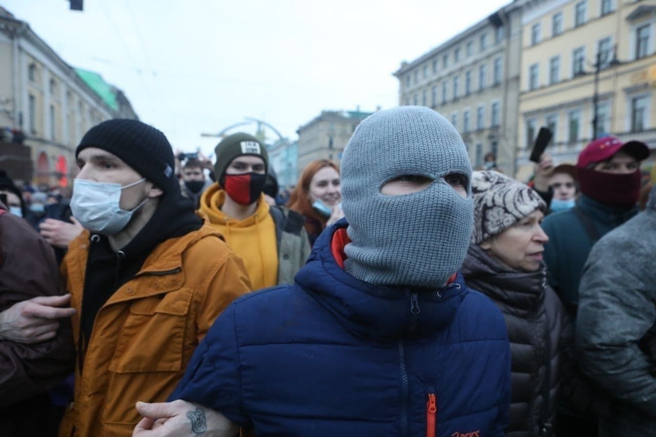 Полиция Петербурга возбудила уголовное дело за остановку транспорта участниками митинга