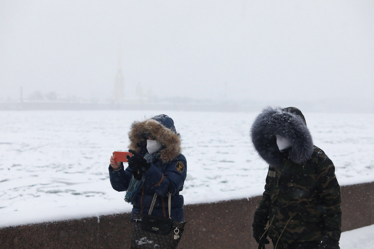 Мороз продолжит терроризировать петербуржцев во вторник, но будет солнечно