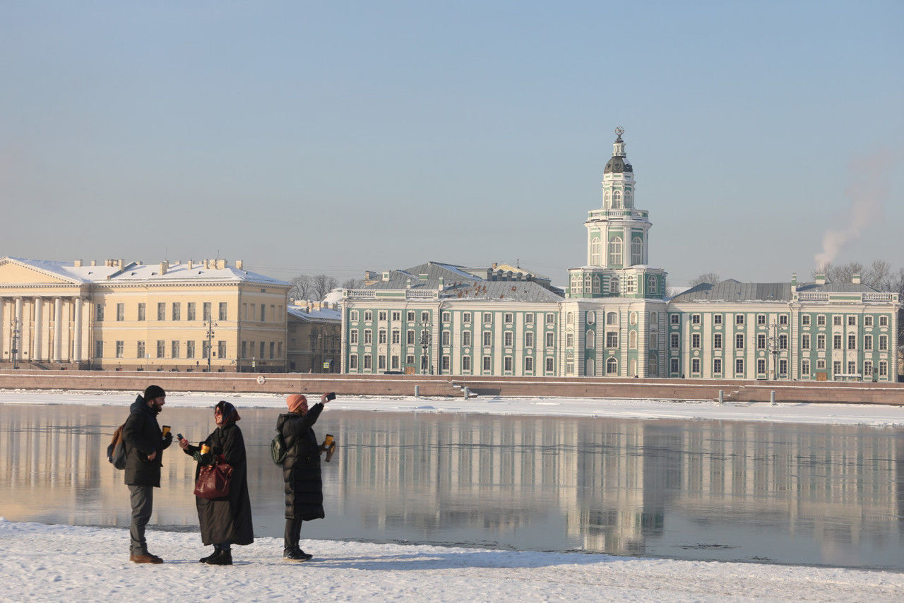 зимой река нева