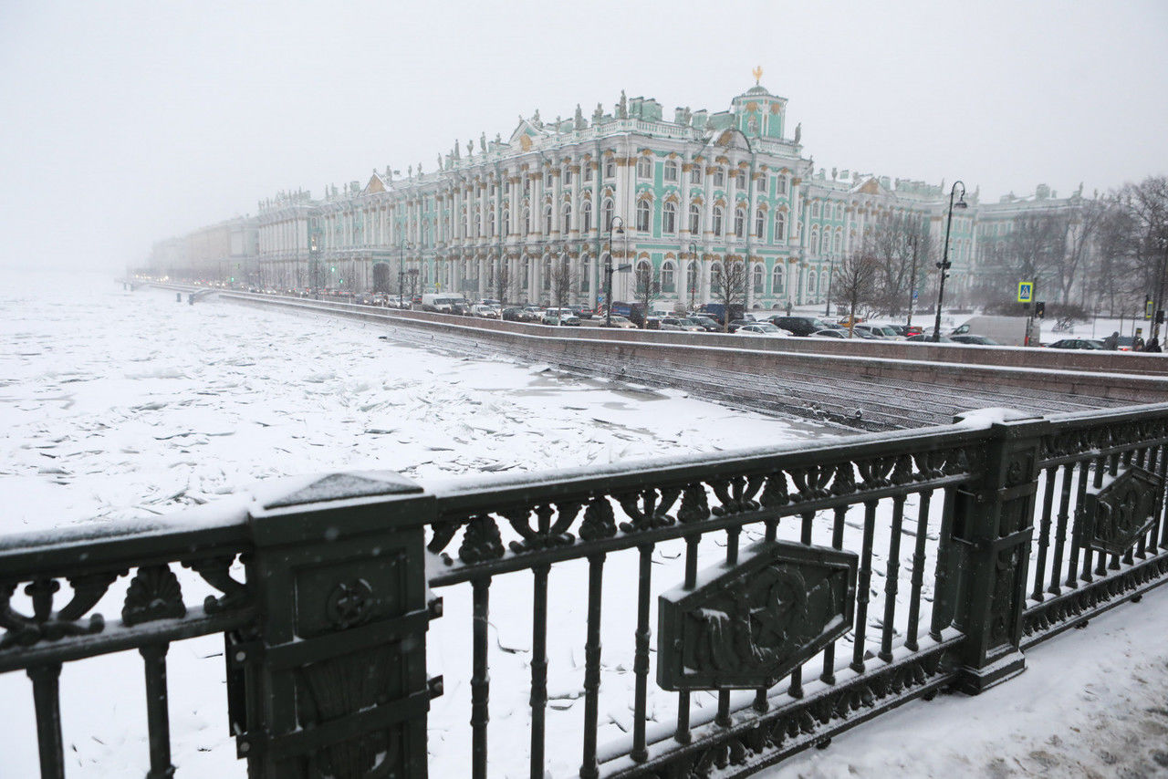 Петербуржцам в среду пообещали оттепель и ледяной дождь