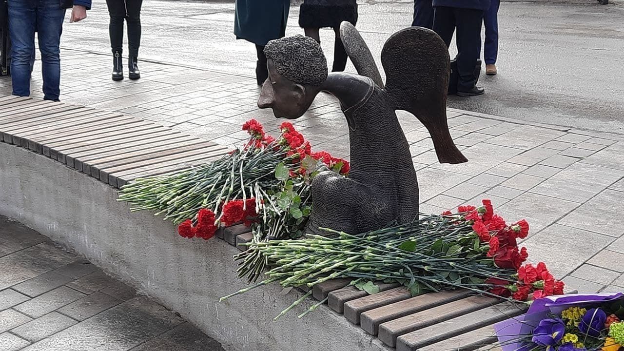 В память о погибших врачах: у Петербурга появился еще один ангел