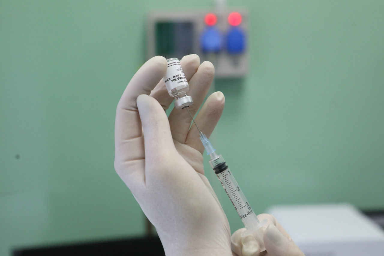 Пункт вакцинации от COVID-19 в ТЦ «Жемчужная плаза» временно приостановил работу
