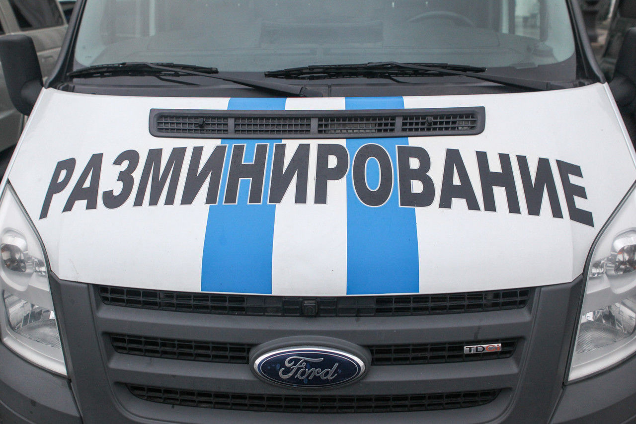 На Ленинском проспекте в нежилом доме искали бомбу