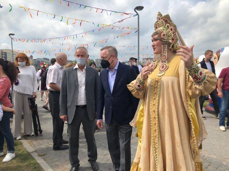 Александр Беглов посетил ярмарку славянской культуры
