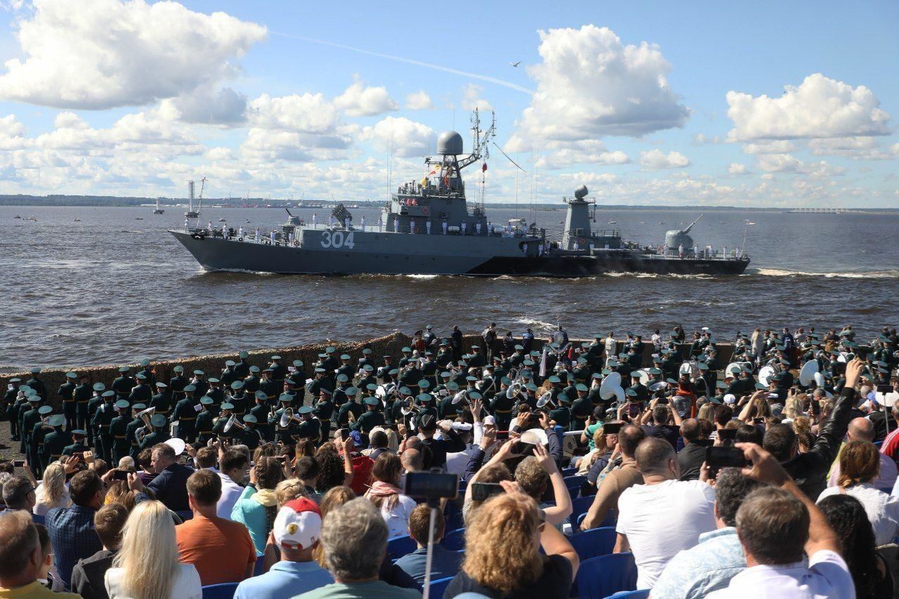 В параде в честь Дня ВМФ в Петербурге примут участие палубные истребители