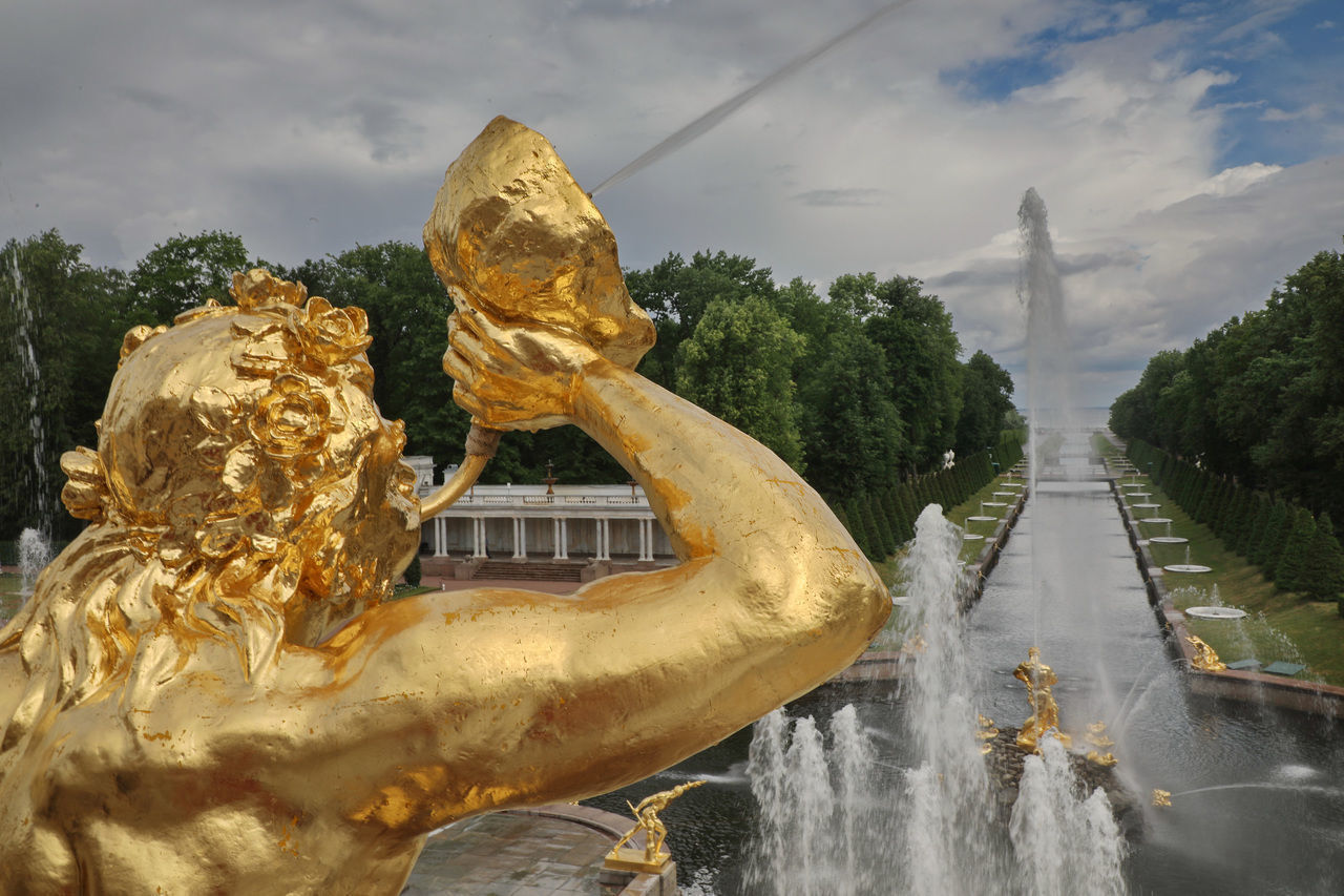 В Петергофе в пятницу перекроют дороги