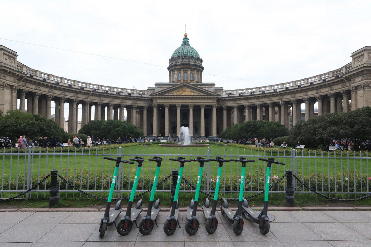 4 августа спб. Питер в августе. Питер в августе 2024. Питер в августе фото. Житель Питера и солнце.