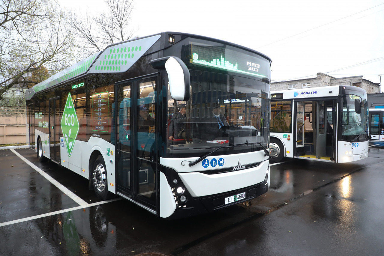 До конца 2021 года в Петербург должны поступить 20 газовых автобусов