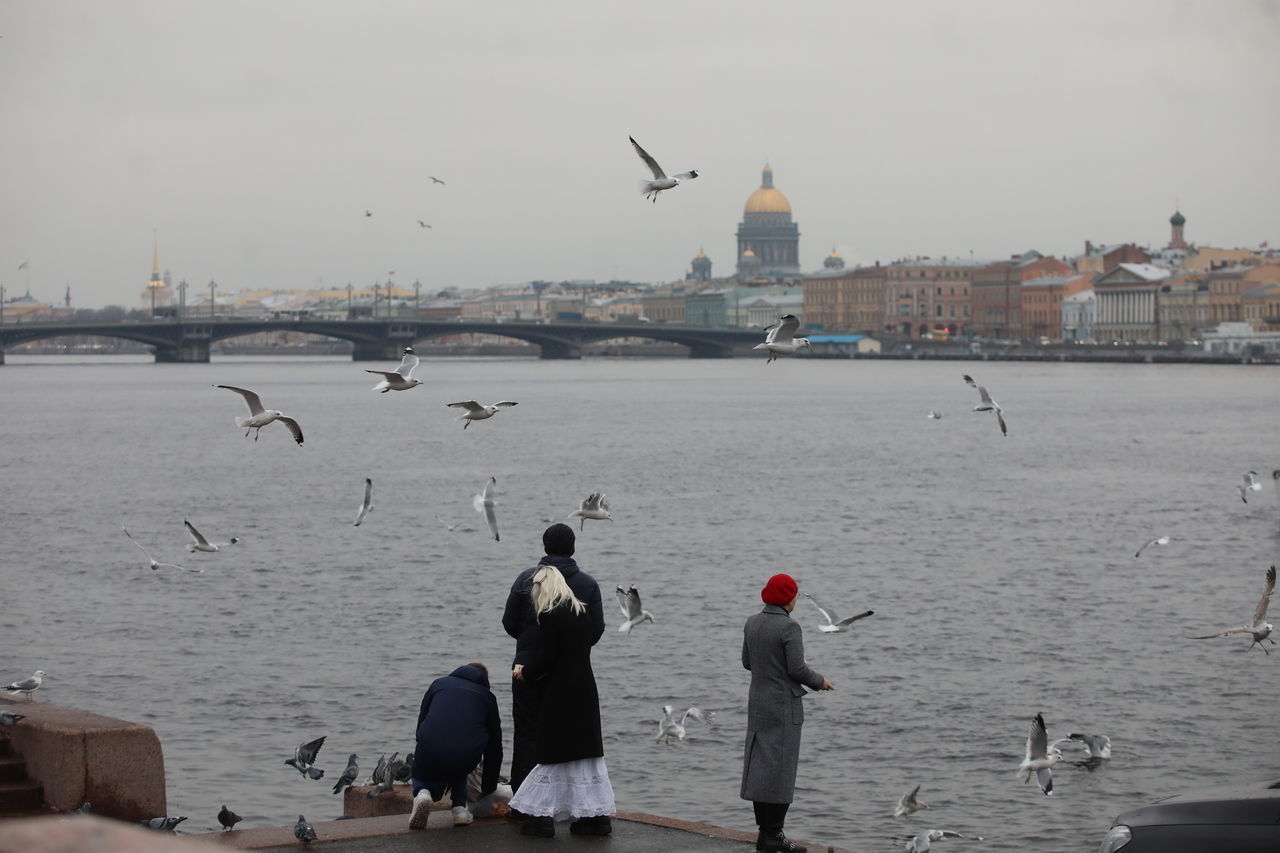 Петербург оказался среди направлений для недорогого отдыха в бархатный сезон