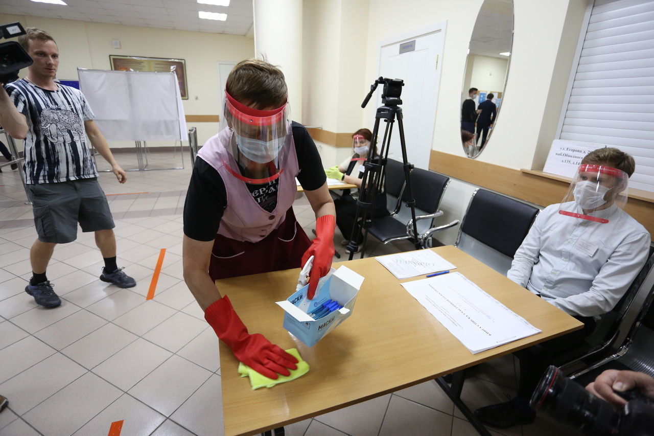 В Петербурге для избирателей закупили больше 3 миллиона одноразовых масок