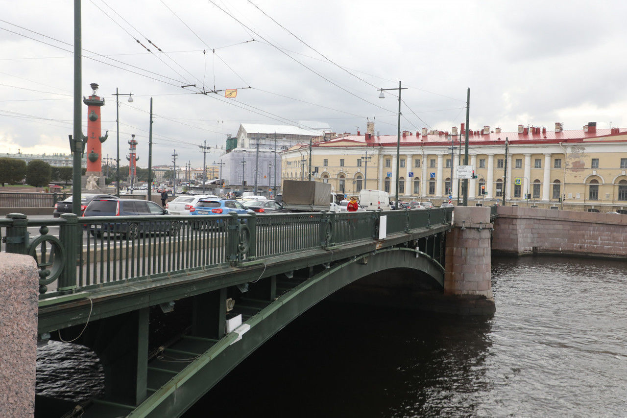 В пятницу в Петербурге на ремонт закрывается Биржевой мост