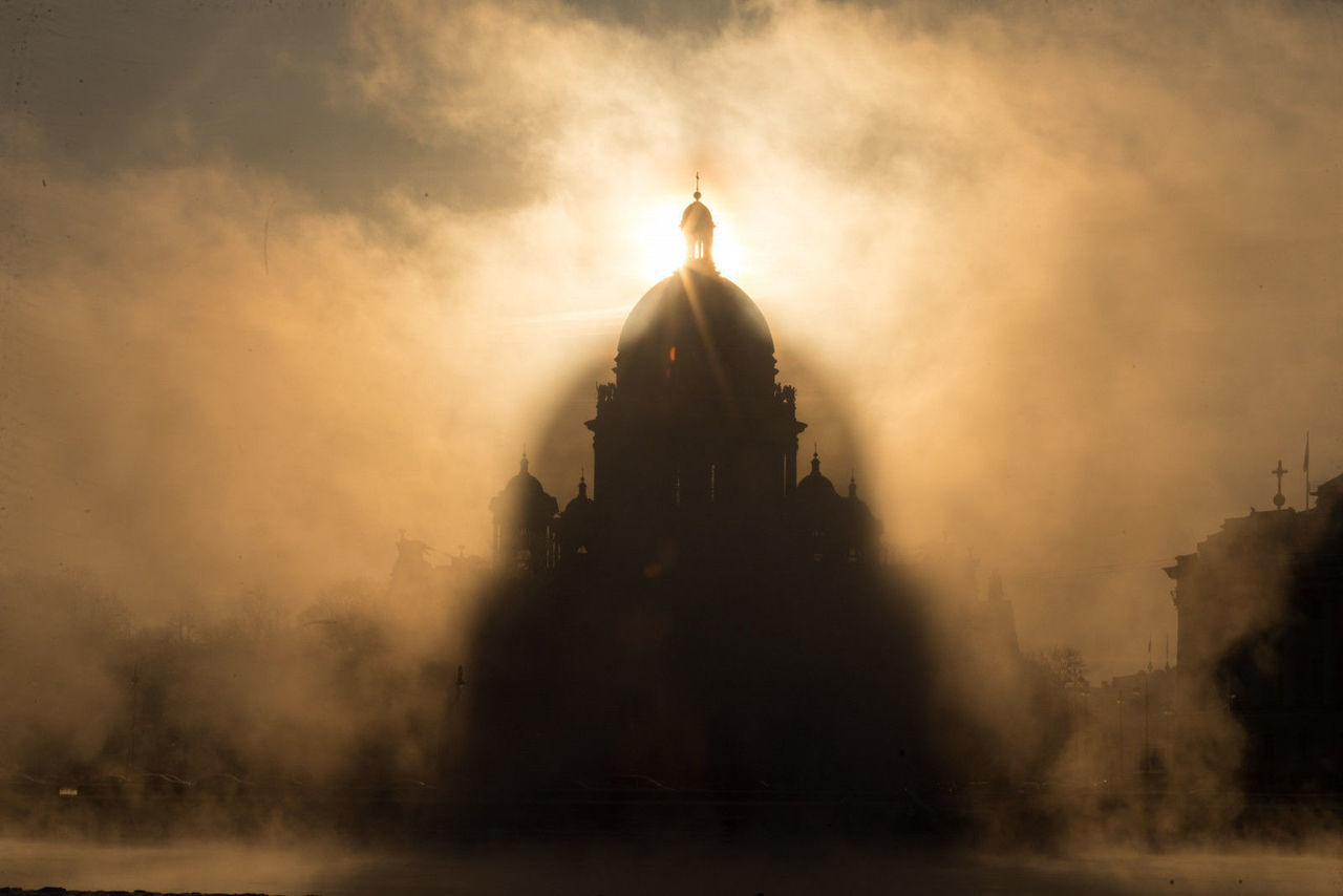 Петербуржцев предупредили о тумане утром в четверг