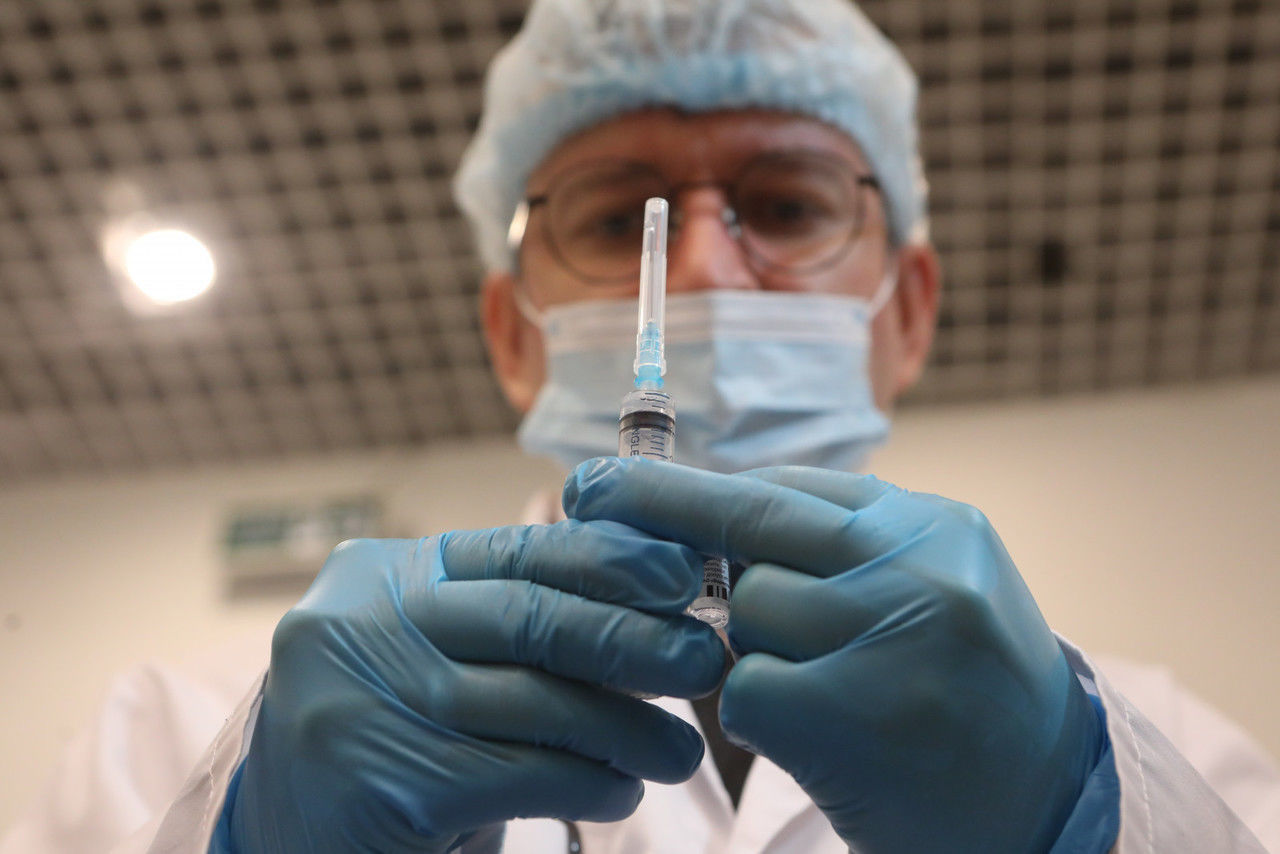Вакцинированные петербуржцы в десять раз реже болеют коронавирусом