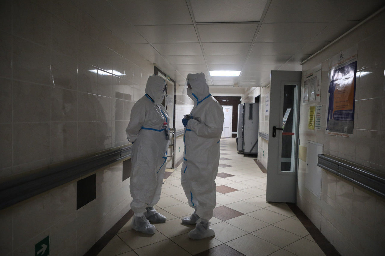 Россиян могут ждать новые ограничения из-за нового штамма коронавируса