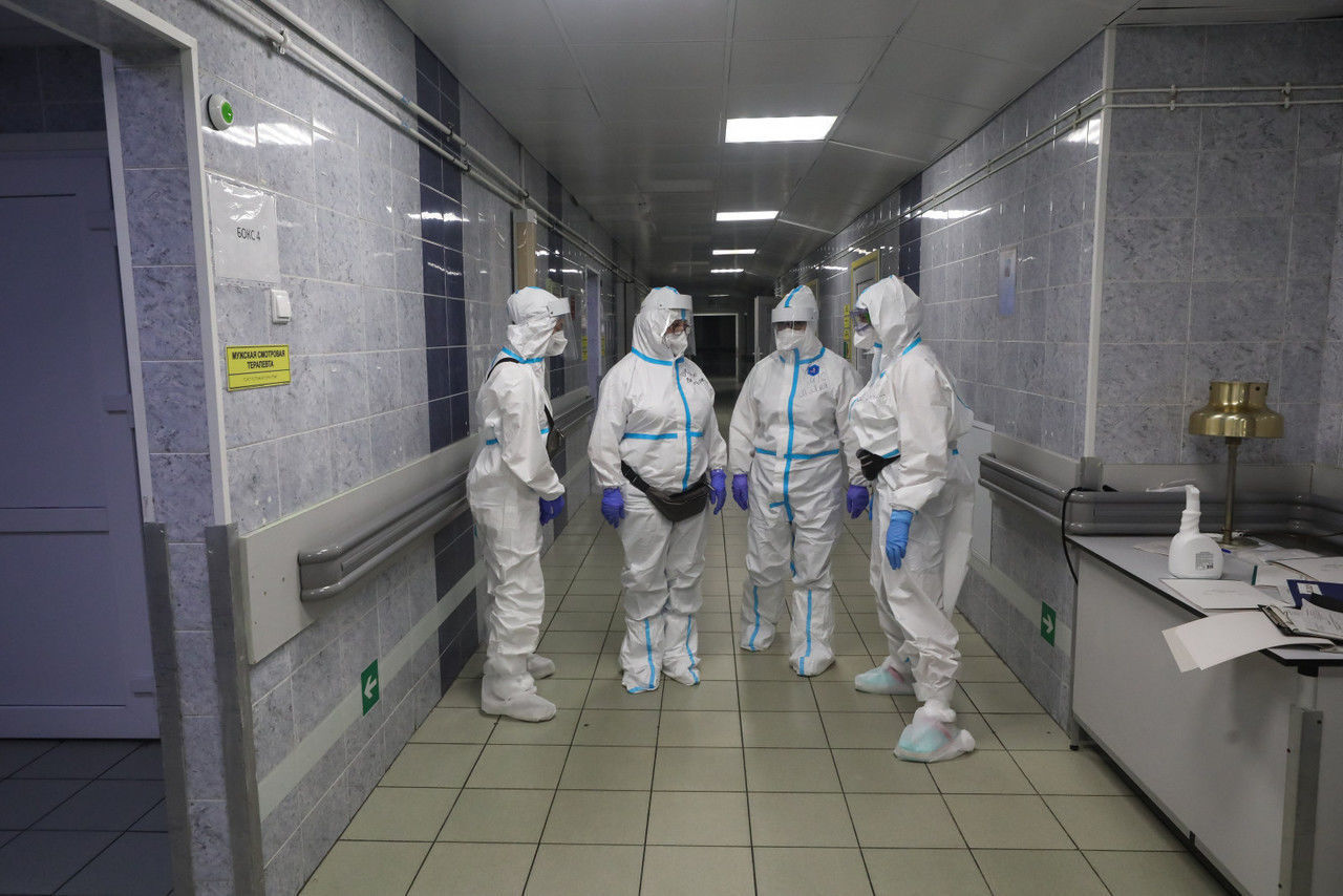 Более 20 процентов коронавирусных пациентов в стационарах Петербурга находятся в тяжелом состоянии