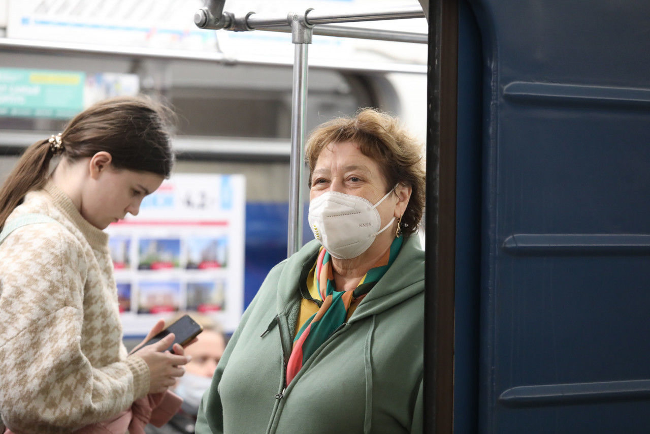 В Петербурге за сутки коронавирус нашли у 1297 горожан