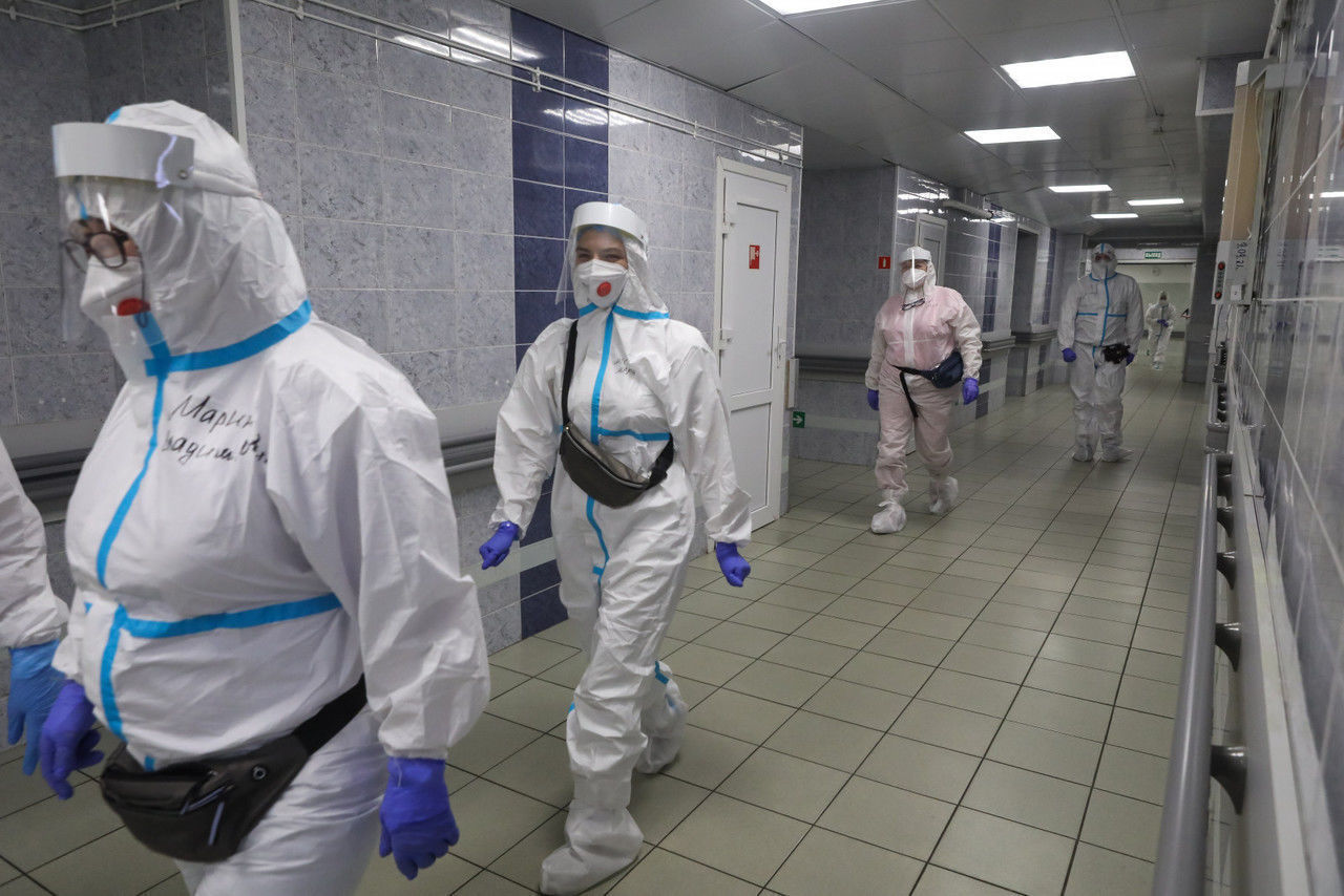 Почти 8,5 тысячи петербуржцев заразились коронавирусом за сутки
